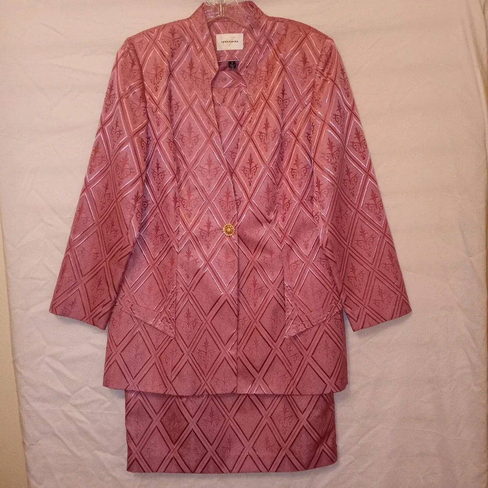 Terramina Size 8 Skirt Suit Pink Geometric Vintage Embroidered Jeweled